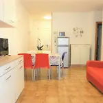 Bright Flat 100mt From The Sea Апартаменты