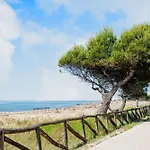 Bright Flat 100mt From The Sea Апартаменты