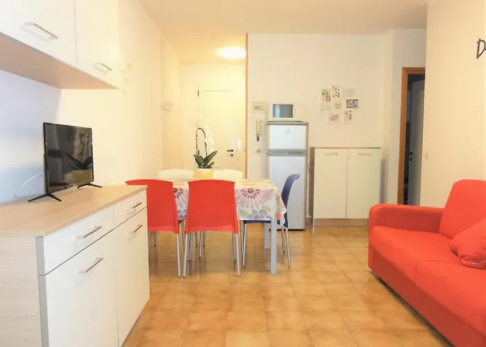 Bright Flat 100mt From The Sea Apartment